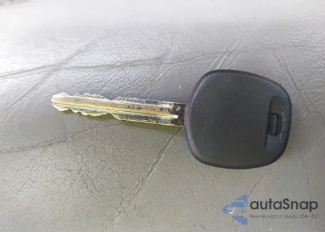 2005 Toyota Camry Xle z USA, uszkodzony, nr VIN 4T1BE30K55U556541